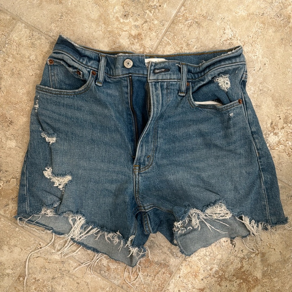 Abercrombie & Fitch 4" mom short high rise - curve love